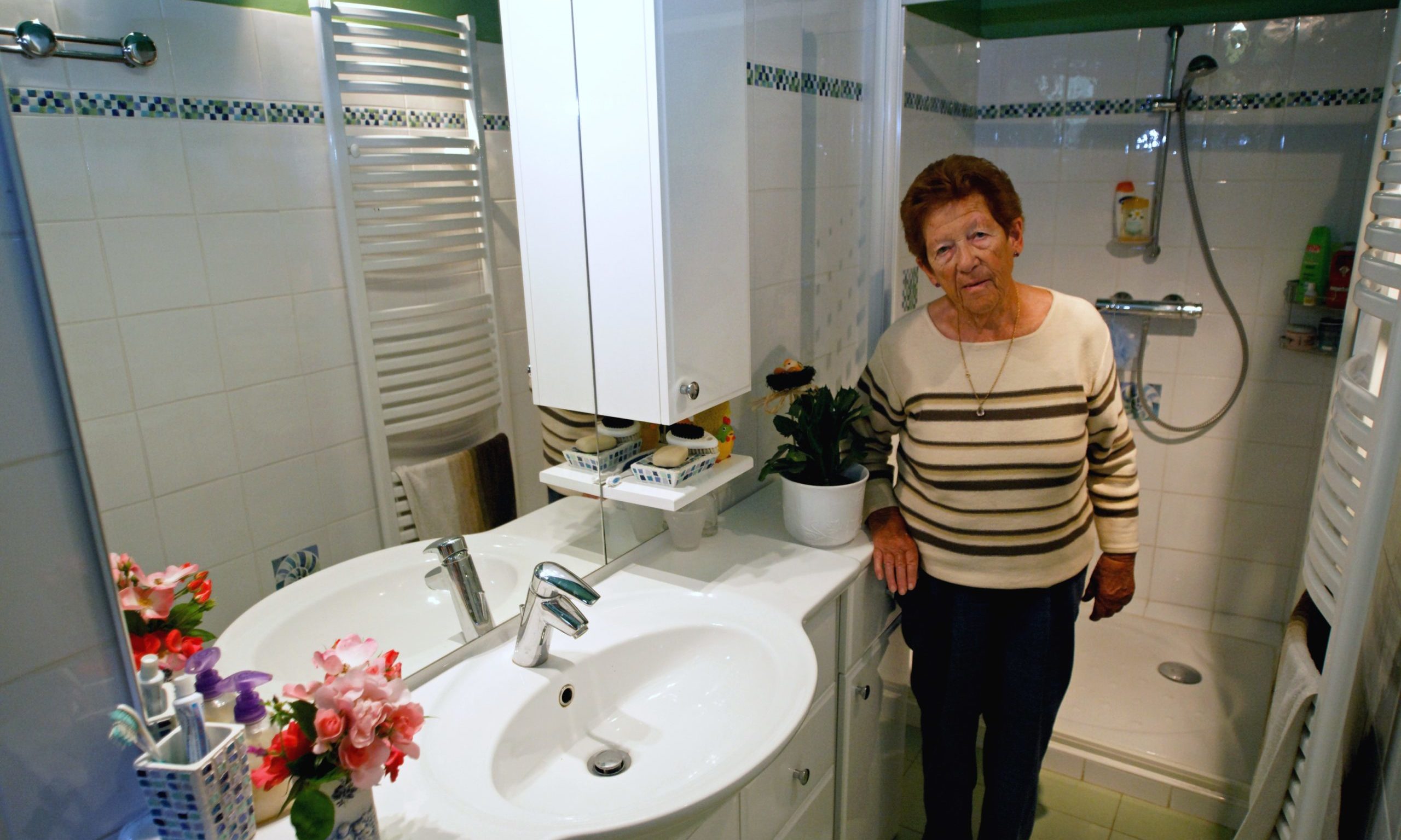 cropped-Adaptation-Salle-de-Bain-Orgon-1-scaled-1.jpg